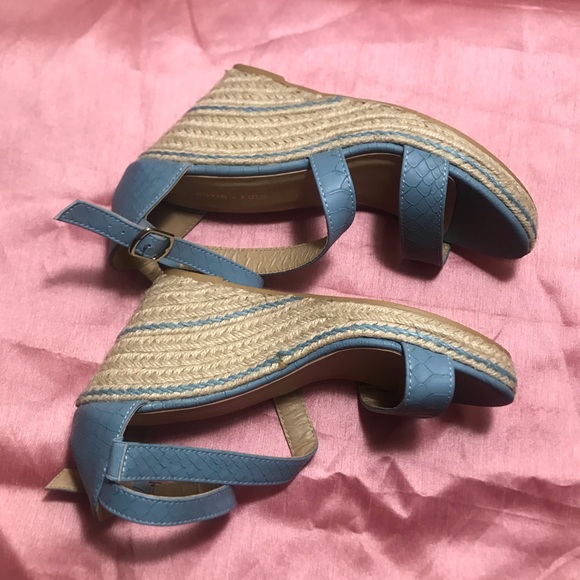 Blue Wedges. - Picture 4 of 8